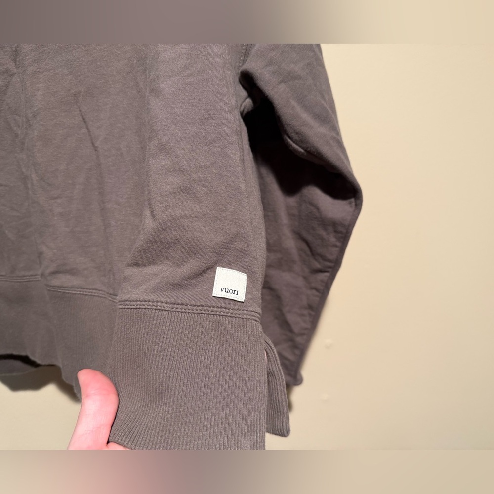 Vuori Women’s Laguna Henley - Picture 6 of 9